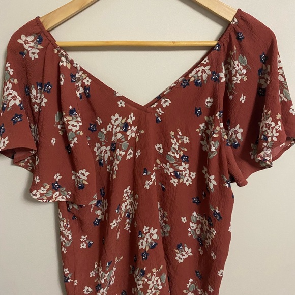 Women's RW&CO. Top, Size M, Rust Floral - Picture 2 of 6